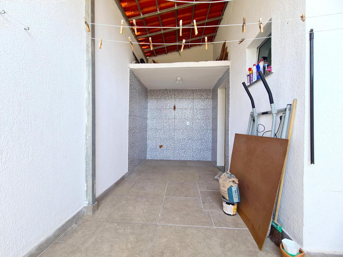 Casa, Ressaca, 2 Quartos, 1 Vaga