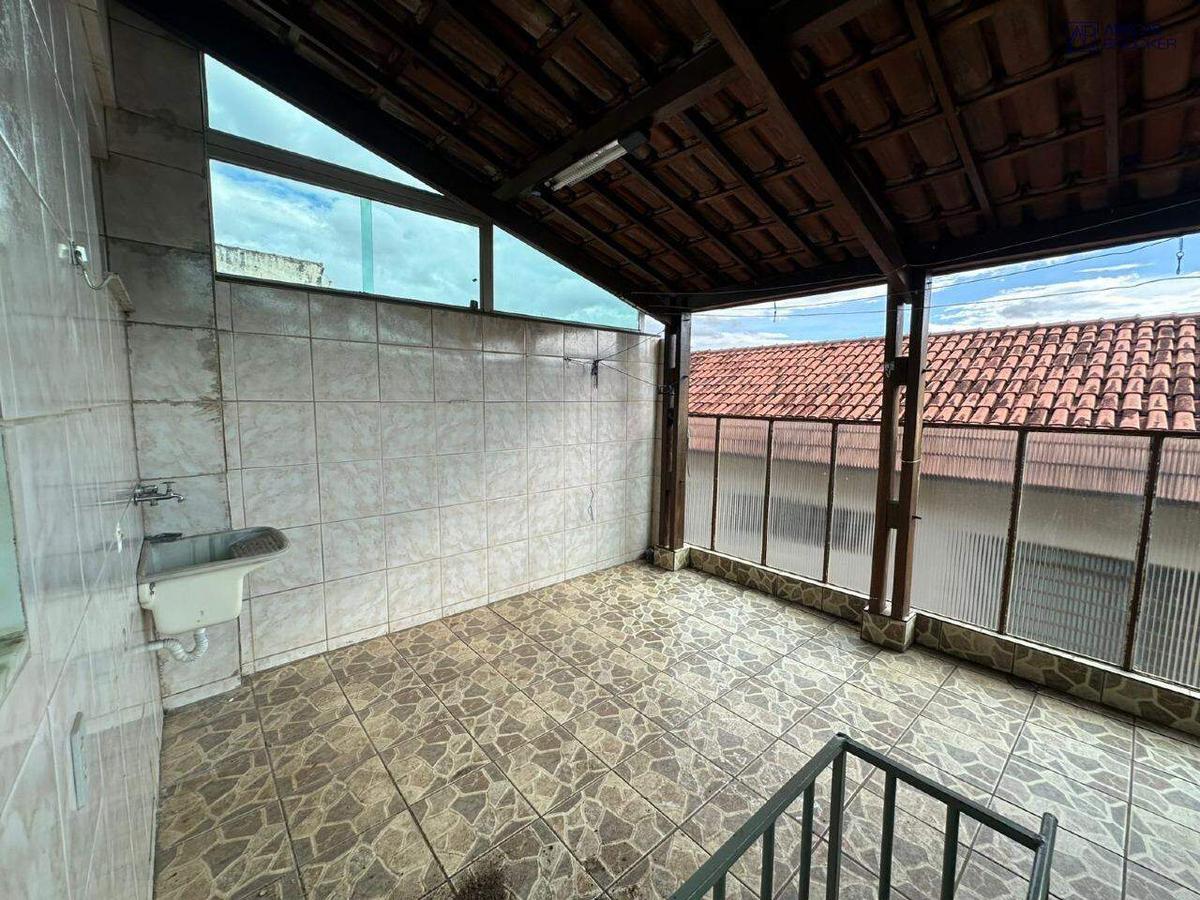 Casa, Milionários, 3 Quartos, 1 Vaga