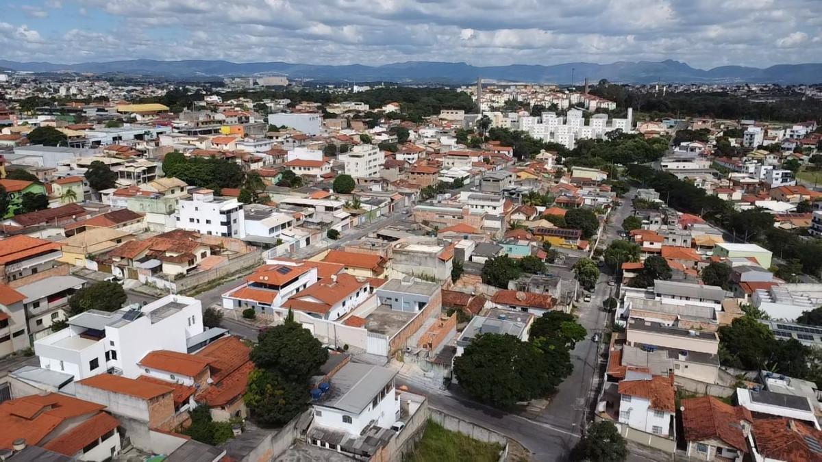 Casa, Niterói, 2 Quartos, 2 Vagas, 1 Suíte
