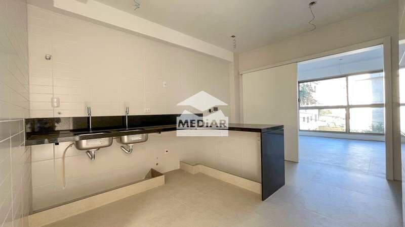 Apartamento, Cruzeiro, 4 Quartos, 4 Vagas, 2 Suítes