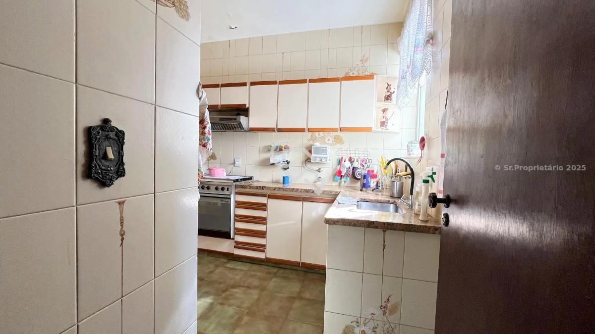 Casa, Luxemburgo, 5 Quartos, 4 Vagas, 2 Suítes