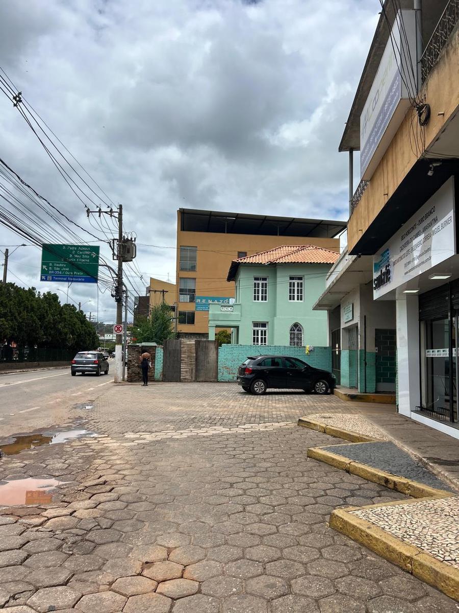 Casa, Centro, 3 Quartos, 0 Vaga, 1 Suíte