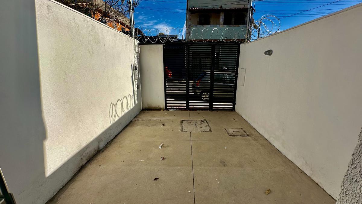 Casa, Piratininga (venda Nova), 2 Quartos, 1 Vaga, 2 Suítes