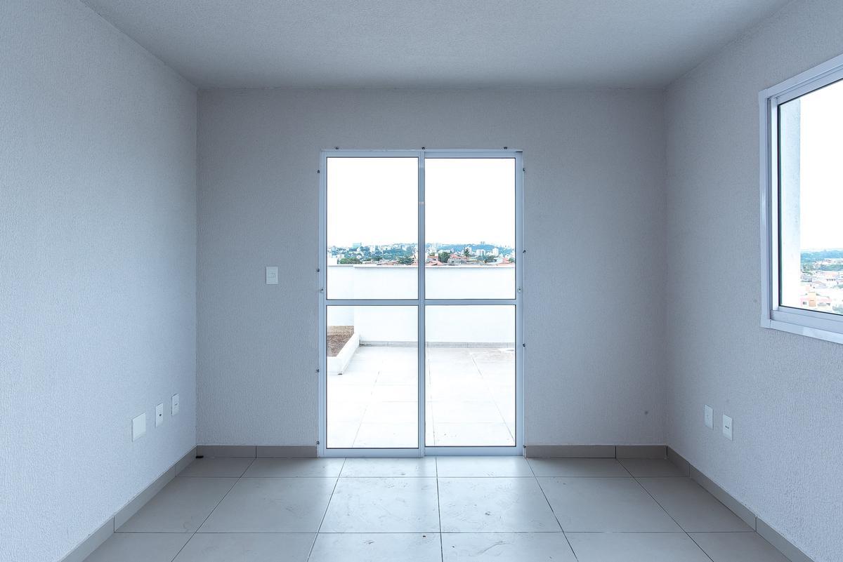 Cobertura, Heliópolis, 2 Quartos, 2 Vagas, 1 Suíte