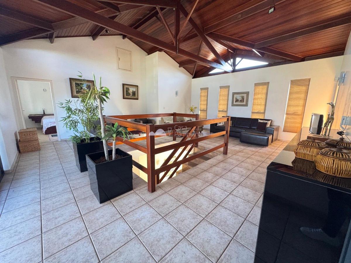 Casa, Trevo, 3 Quartos, 10 Vagas, 3 Suítes
