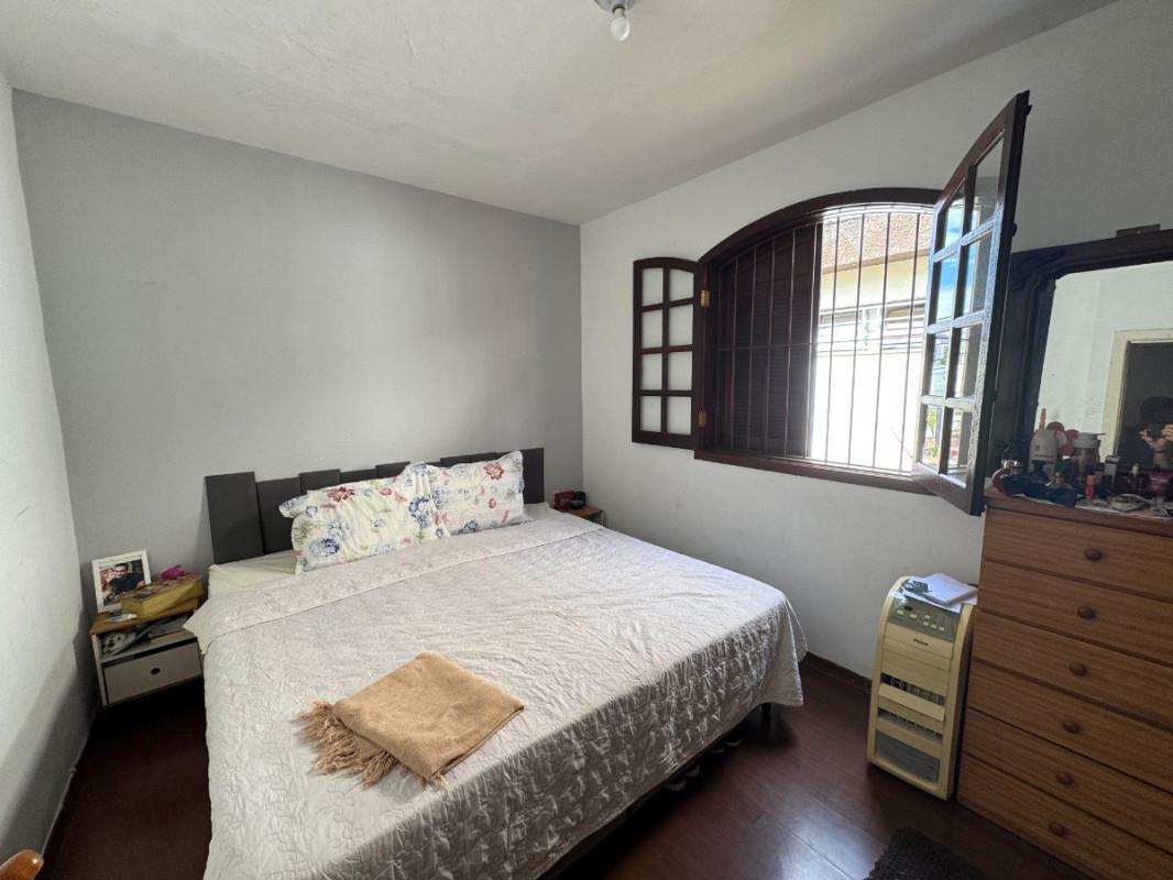 Casa, Colégio Batista, 6 Quartos, 3 Vagas, 1 Suíte