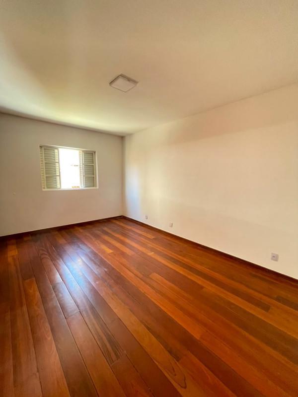 Casa, Castelo, 5 Quartos, 4 Vagas, 2 Suítes