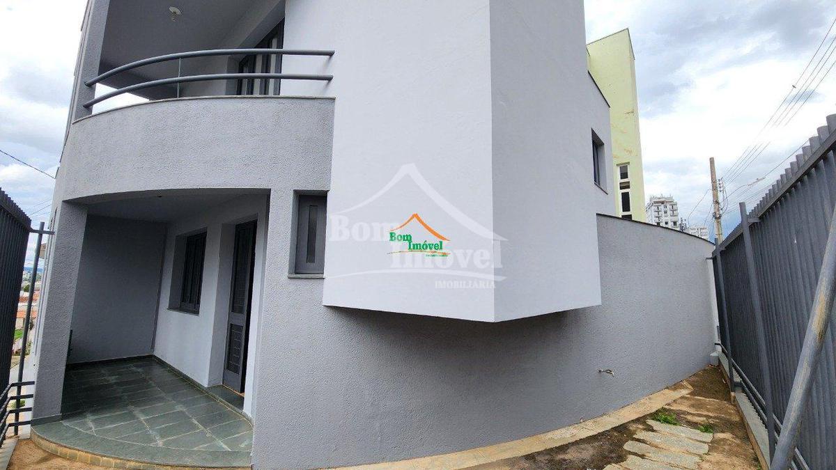Casa, Centro, 2 Quartos, 1 Vaga, 1 Suíte