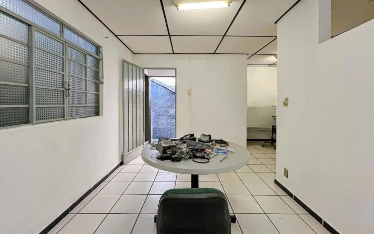 Casa, Sagrada Família, 1 Quarto, 1 Vaga