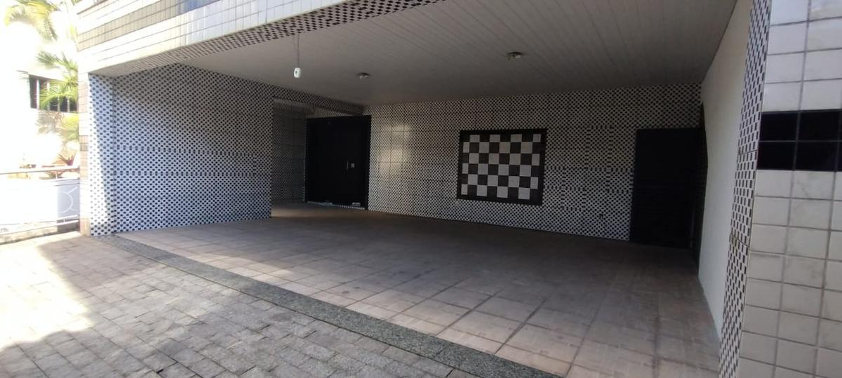 Casa, Santa Cruz, 5 Quartos, 4 Vagas, 1 Suíte