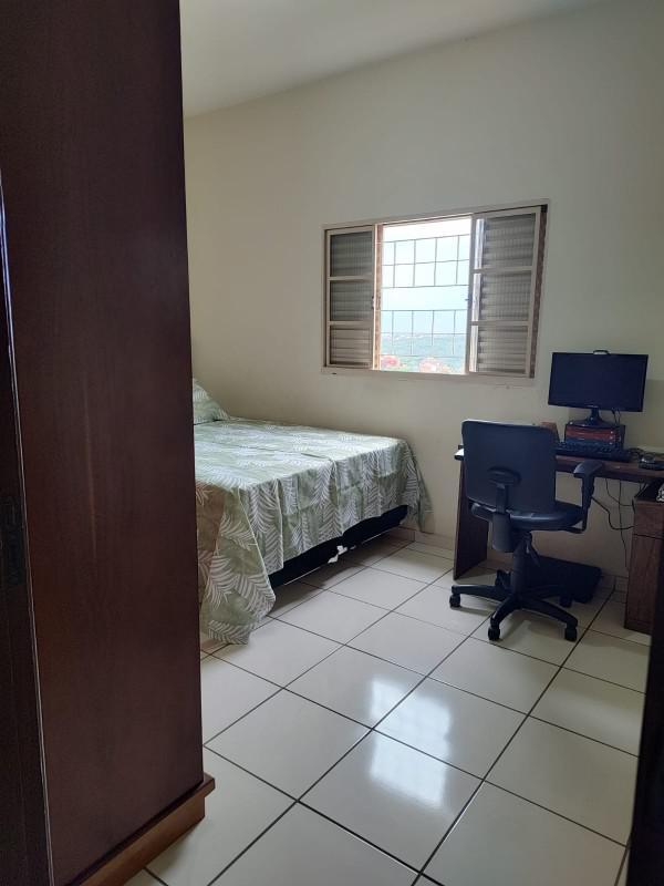 Casa, Milionários, 4 Quartos, 4 Vagas, 1 Suíte