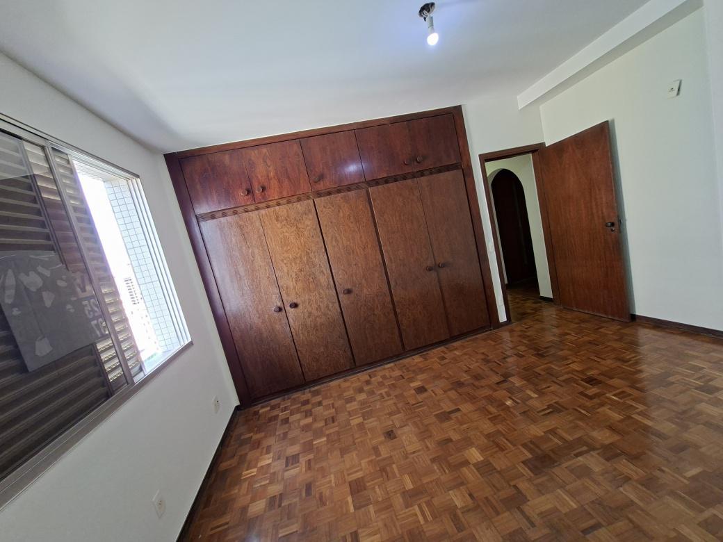Apartamento, Funcionários, 4 Quartos, 2 Vagas, 1 Suíte