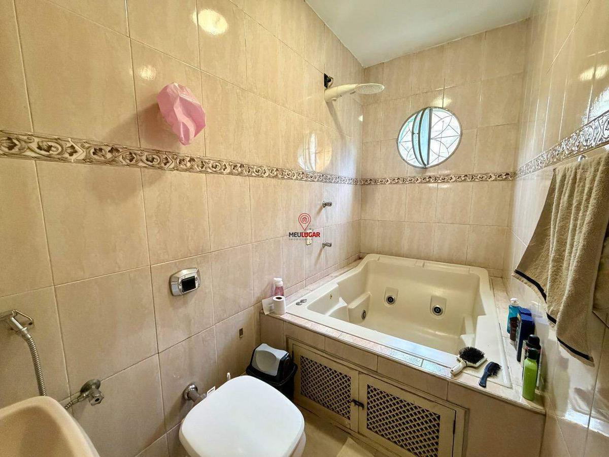 Casa, Tirol, 3 Quartos, 2 Vagas, 1 Suíte
