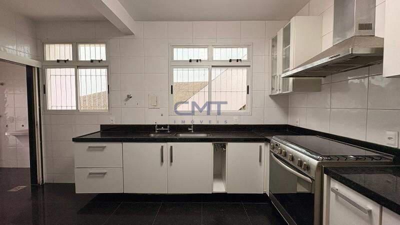 Casa, Vila Paris, 4 Quartos, 4 Vagas, 2 Suítes