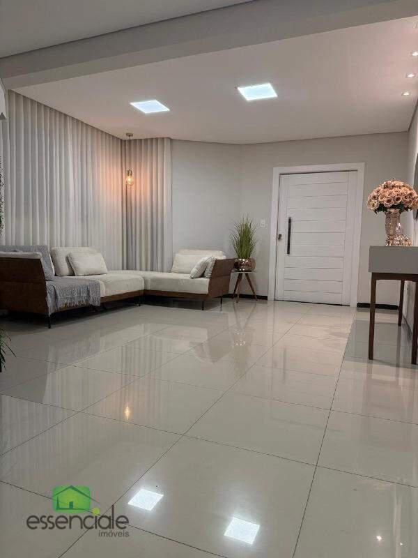 Casa, Europa, 3 Quartos, 3 Vagas, 1 Suíte