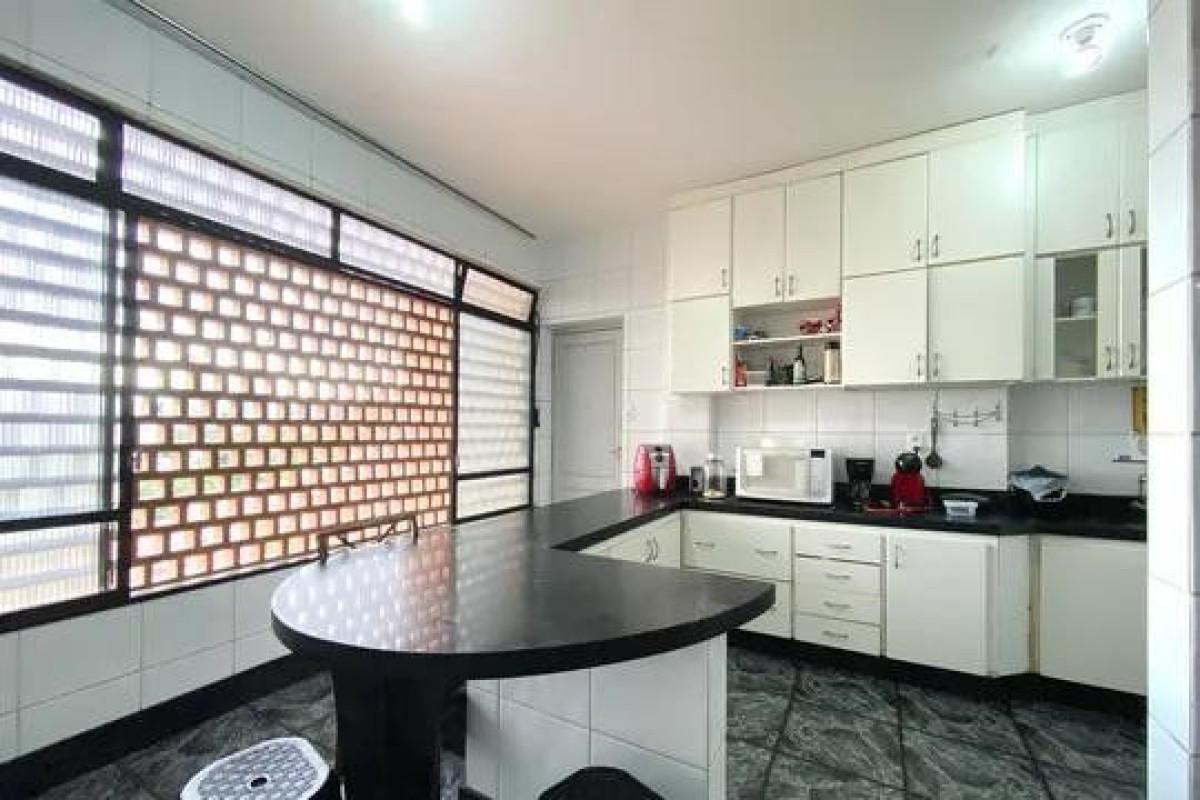 Apartamento, Funcionários, 4 Quartos, 0 Vaga, 1 Suíte