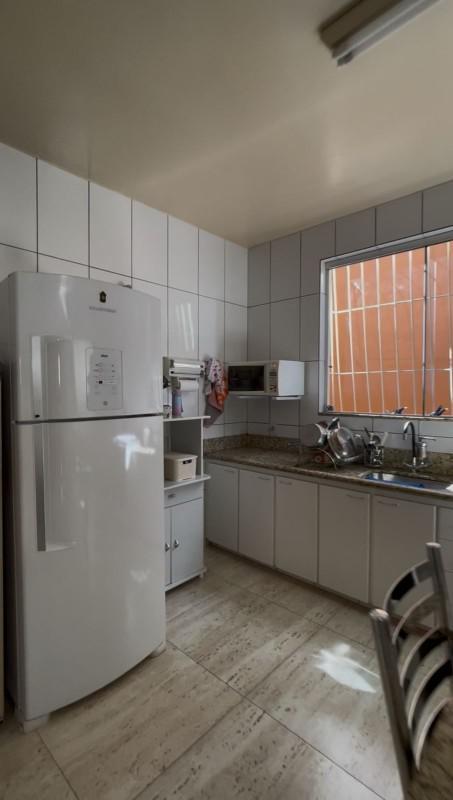 Casa, Castelo, 4 Quartos, 3 Vagas, 1 Suíte