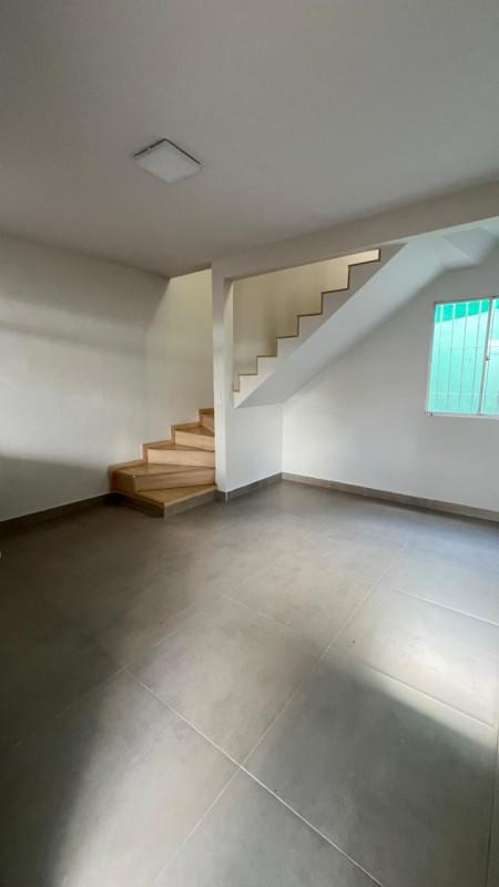 Casa, Castelo, 2 Quartos, 2 Vagas, 1 Suíte