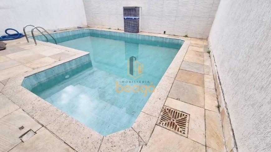 Casa, Castelo, 3 Quartos, 2 Vagas, 1 Suíte