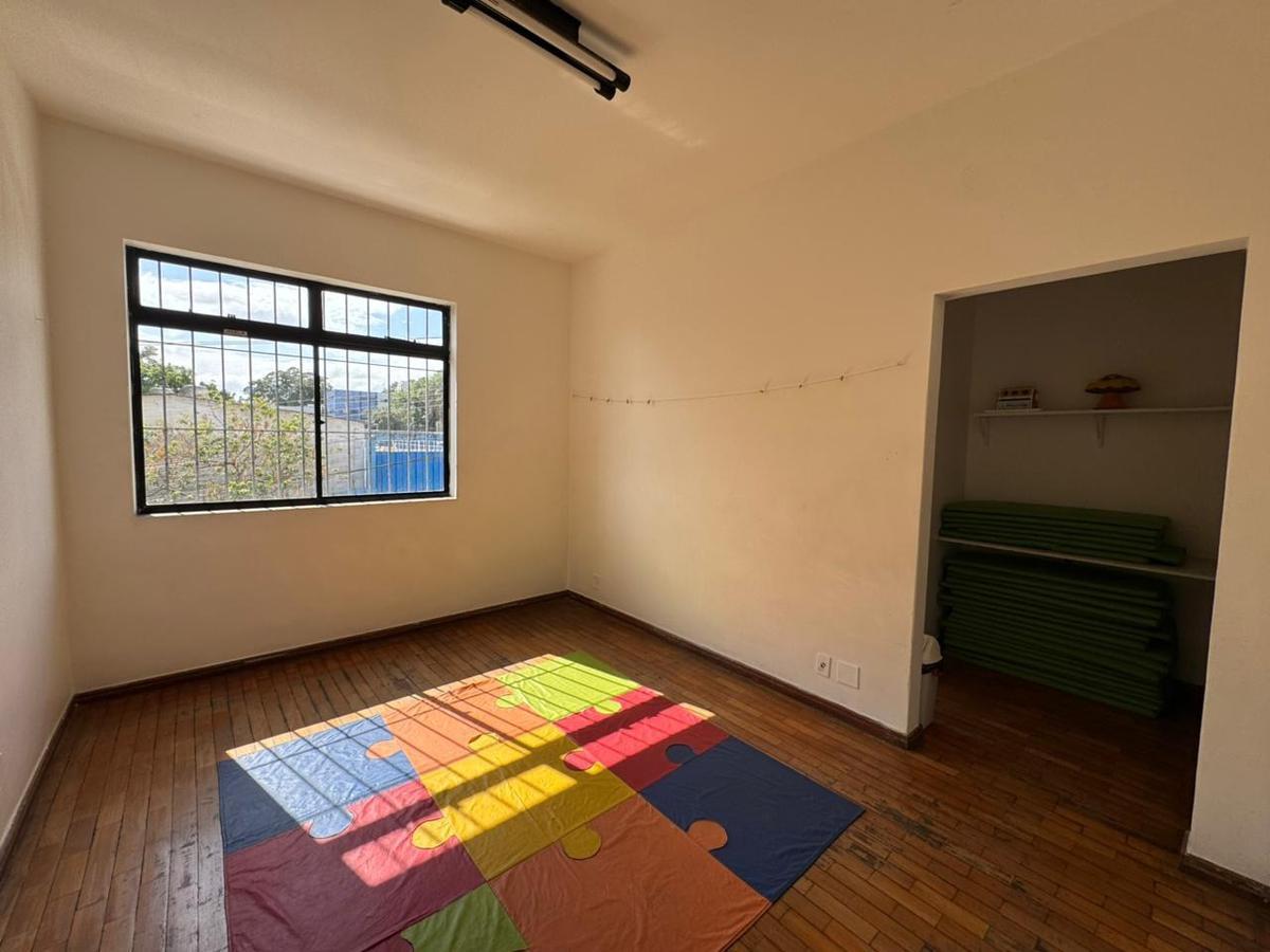 Prédio, Colégio Batista, 0 Quarto, 0 Vaga