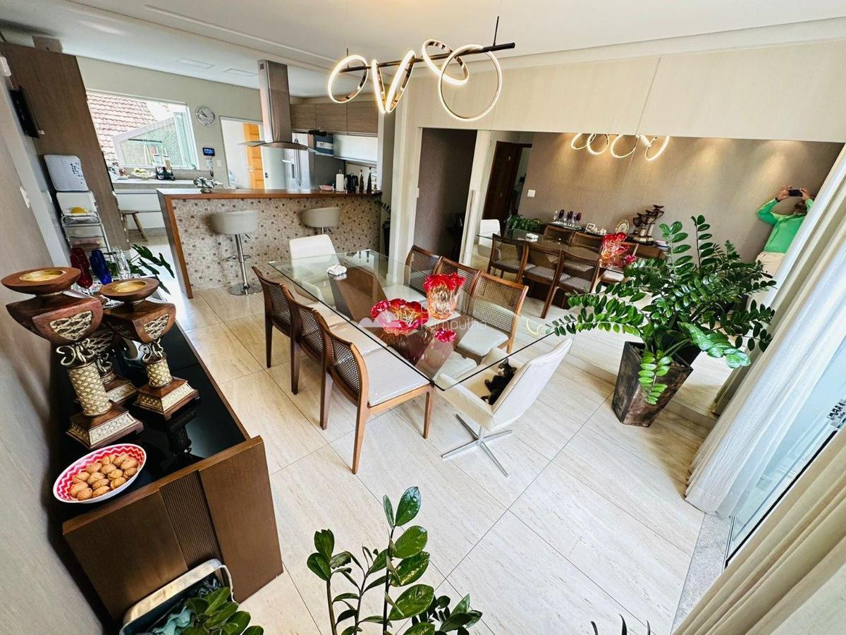 Casa, Conjunto Minascaixa, 4 Quartos, 4 Vagas, 2 Suítes