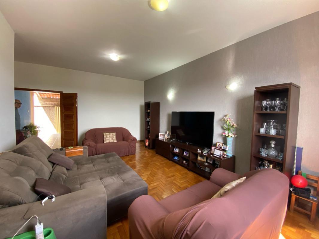 Casa, Nova Cachoeirinha, 3 Quartos, 2 Vagas, 1 Suíte