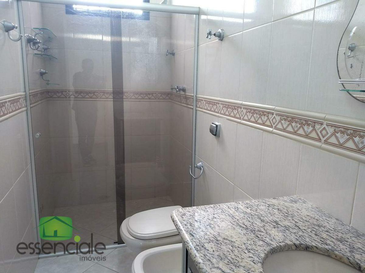 Casa, Angola, 3 Quartos, 4 Vagas, 1 Suíte