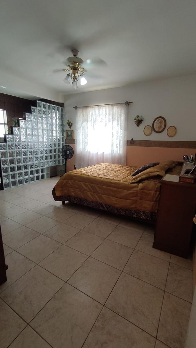 Casa, Serrano, 3 Quartos, 8 Vagas, 1 Suíte
