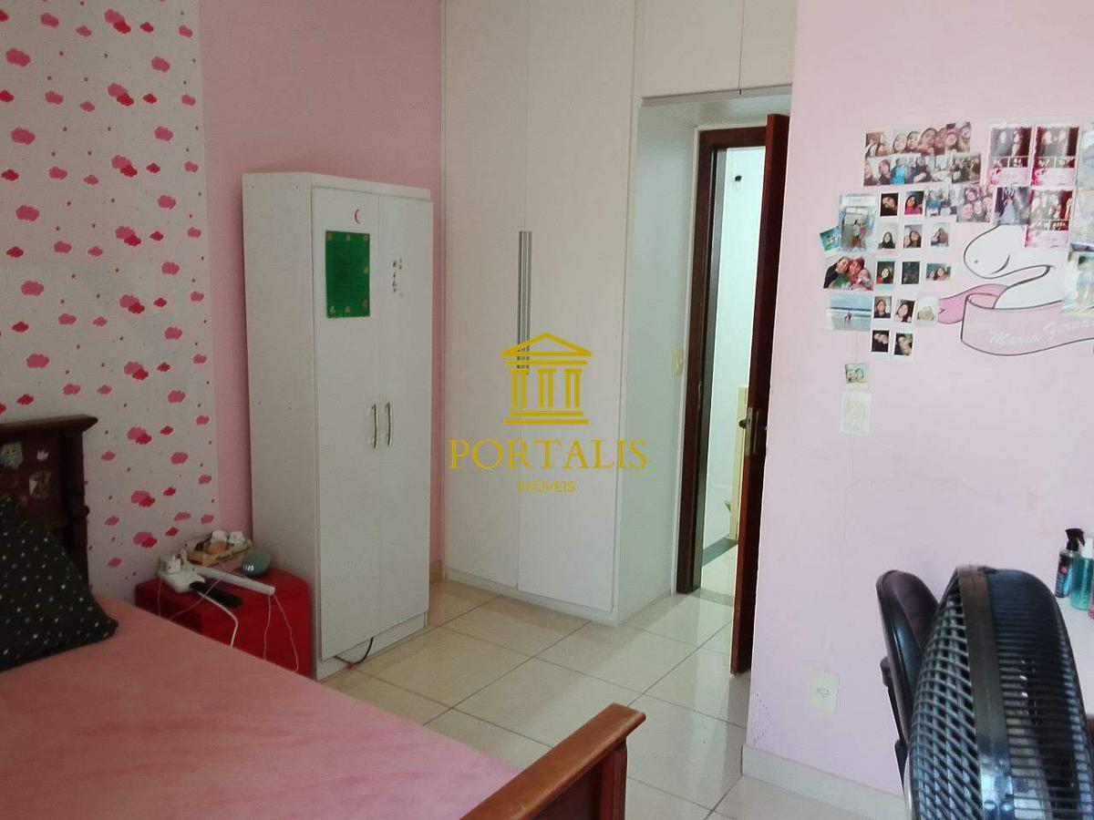Casa, Esplanada, 4 Quartos, 1 Vaga, 1 Suíte