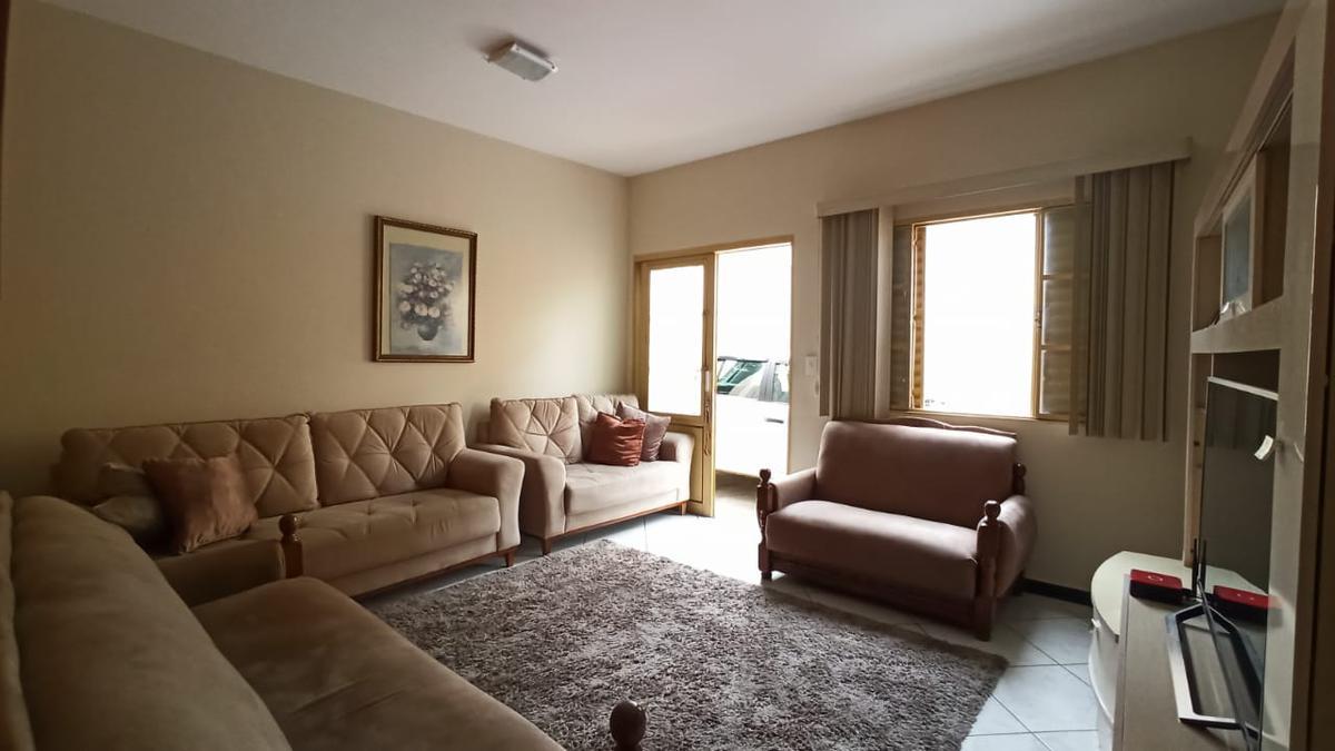 Casa, Jardim Pirineus, 4 Quartos, 5 Vagas, 1 Suíte