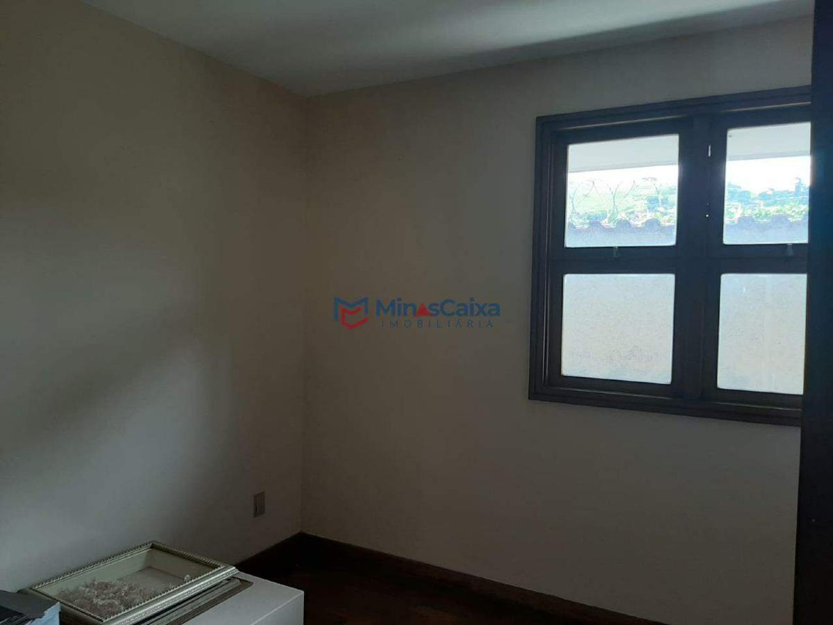 Casa, Centro, 4 Quartos, 4 Vagas, 1 Suíte