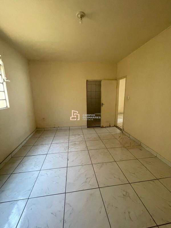 Casa Comercial, Jardim Industrial, 3 Quartos, 5 Vagas, 1 Suíte