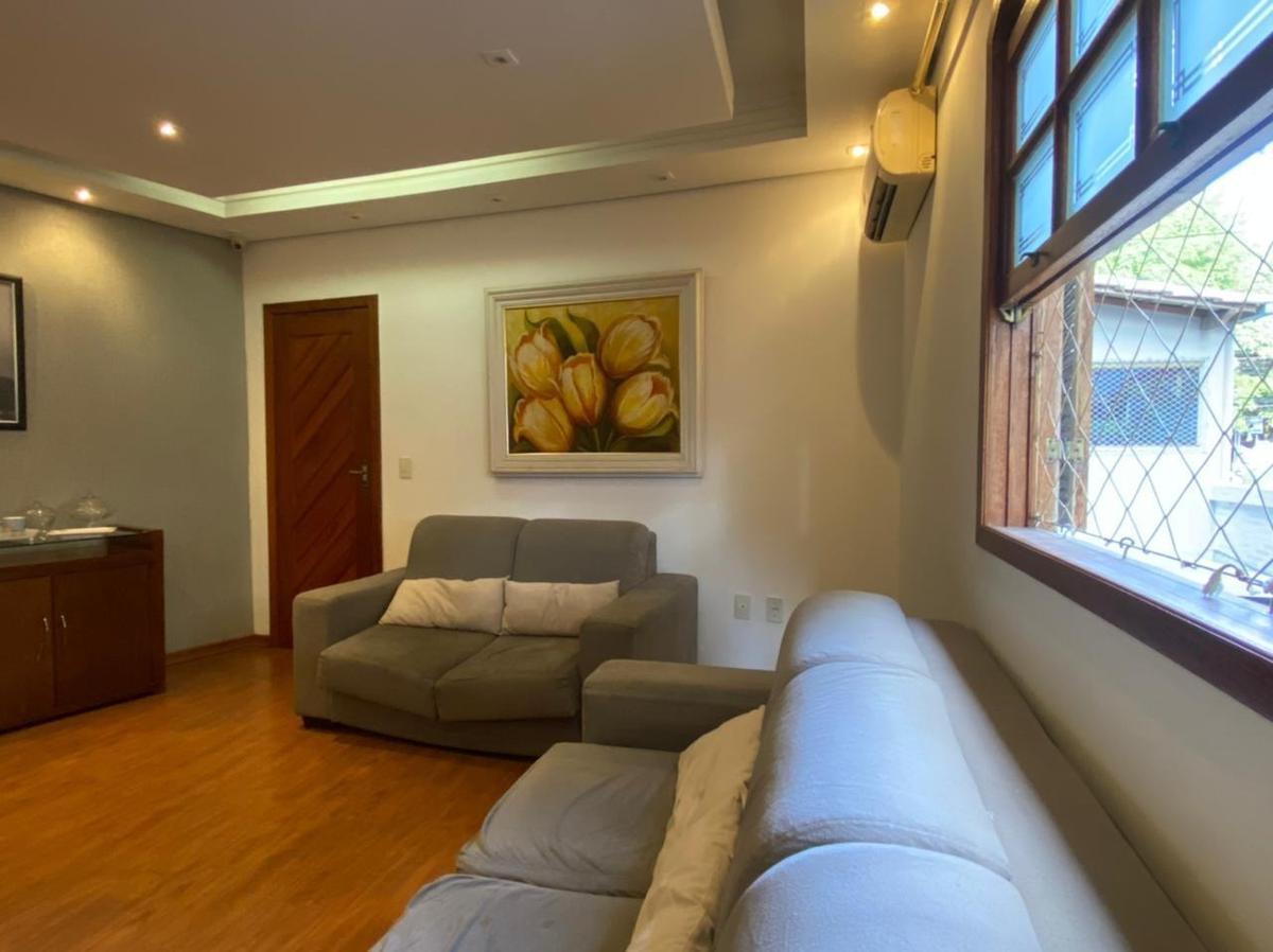 Casa, Itapoã, 6 Quartos, 3 Vagas, 1 Suíte