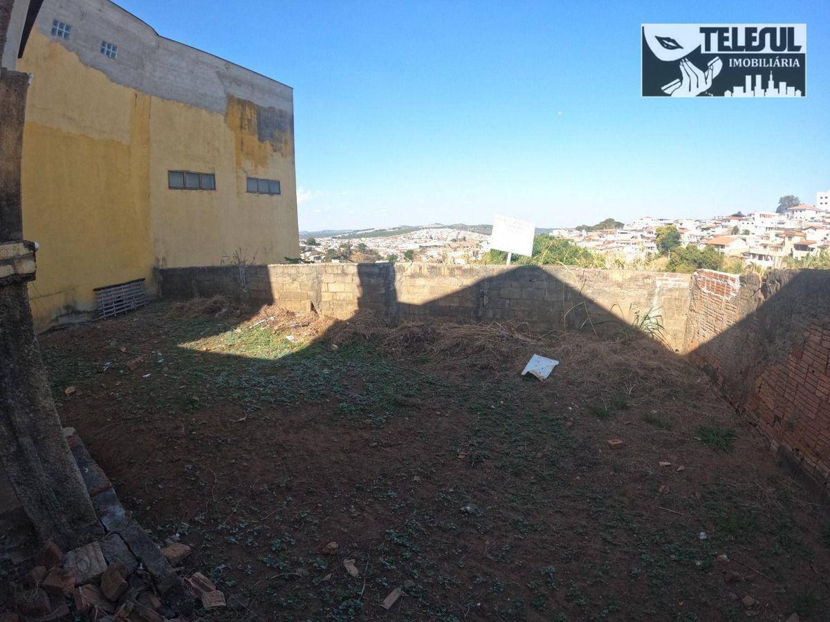 Casa, Centro, 3 Quartos, 0 Vaga