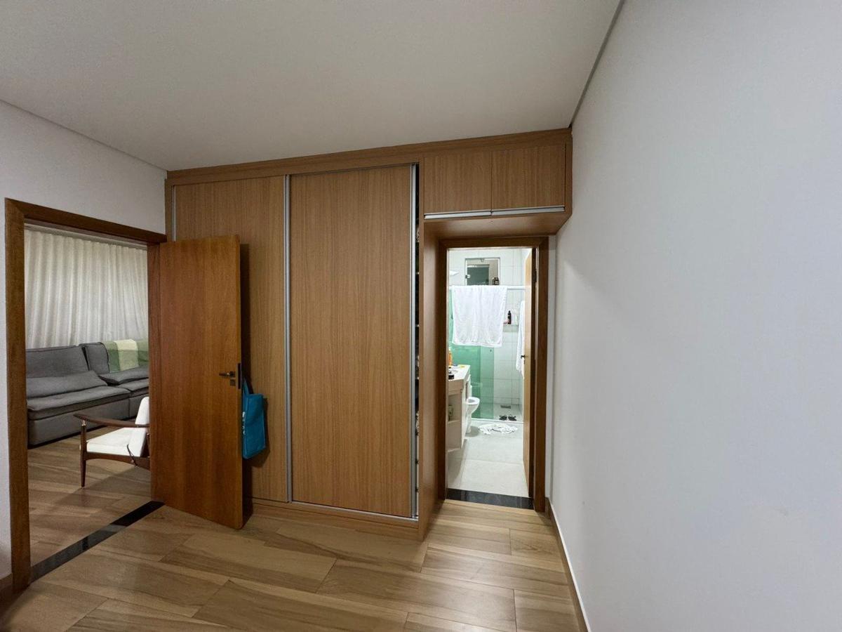 Casa, Floresta, 5 Quartos, 2 Vagas, 2 Suítes