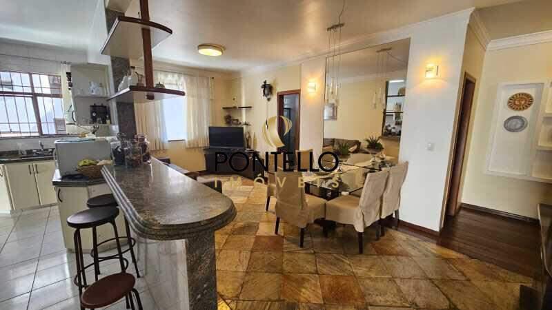 Casa, Castelo, 5 Quartos, 4 Vagas, 1 Suíte