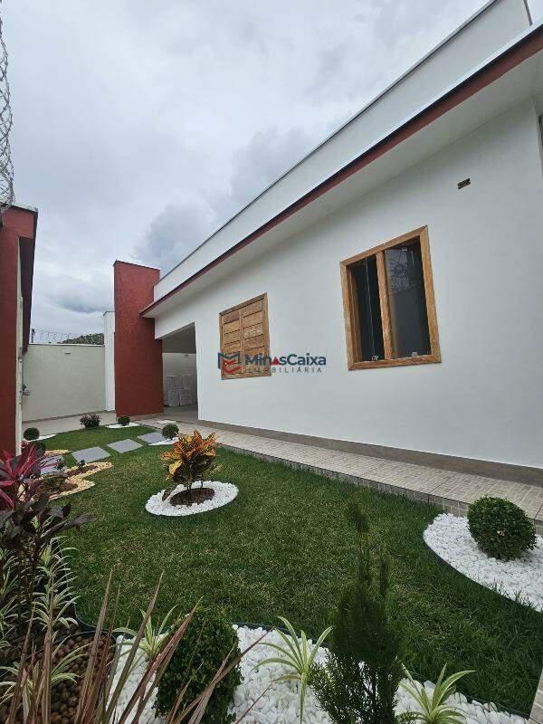 Casa, Quitandinha, 3 Quartos, 2 Vagas, 1 Suíte