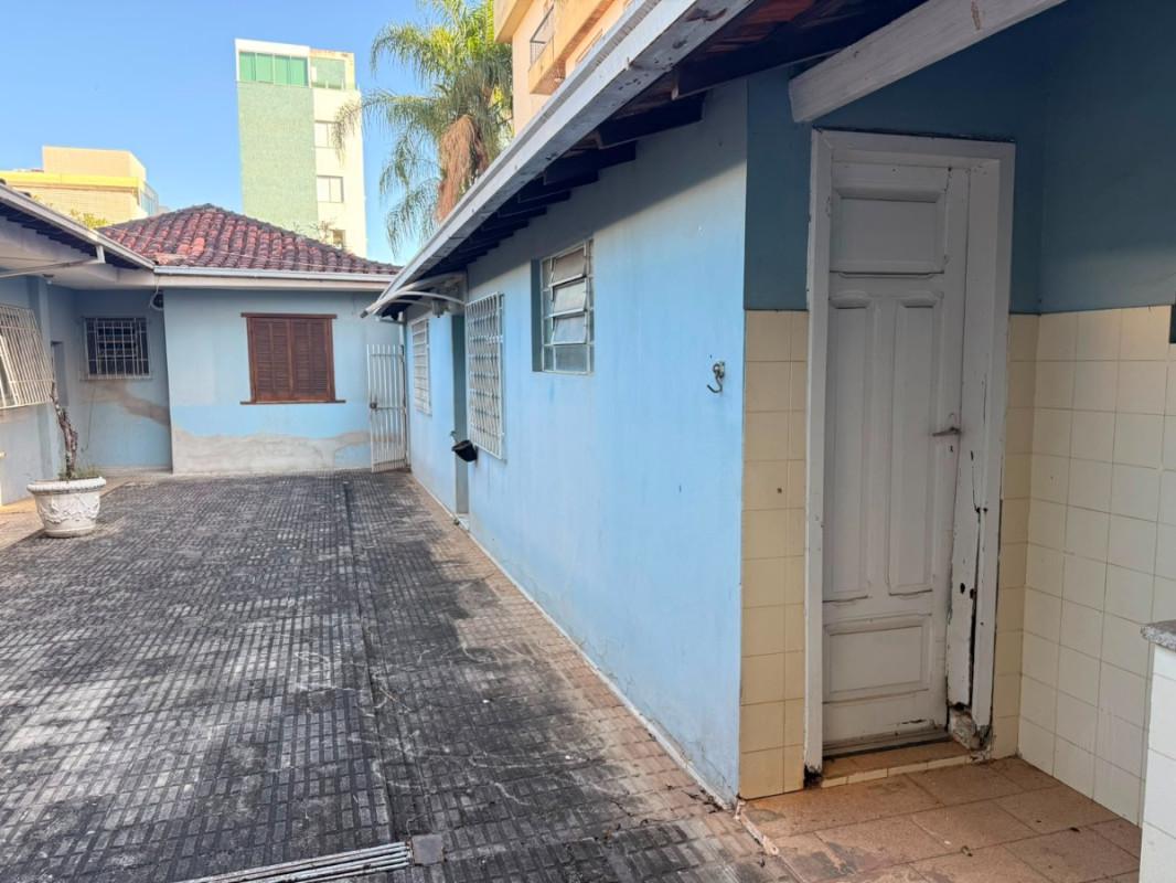 Casa, Sagrada Família, 2 Quartos, 3 Vagas, 1 Suíte