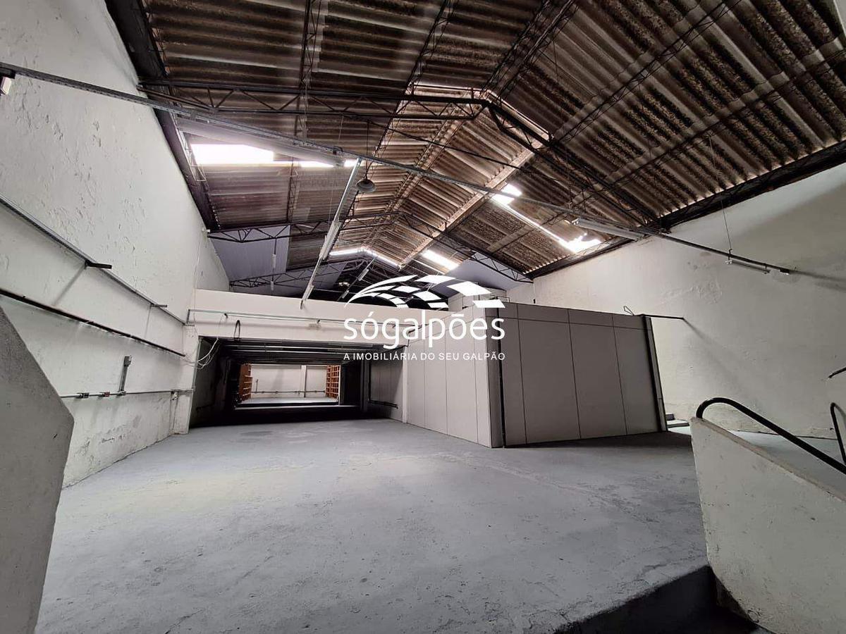 Galpão, Carlos Prates