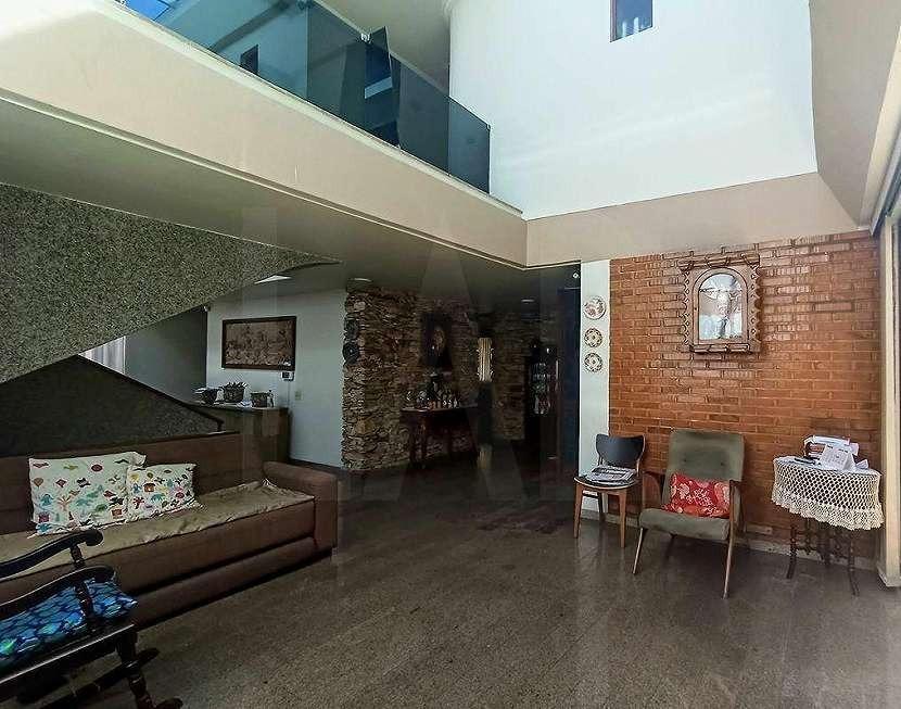 Casa, Santa Lúcia, 4 Quartos, 6 Vagas, 2 Suítes