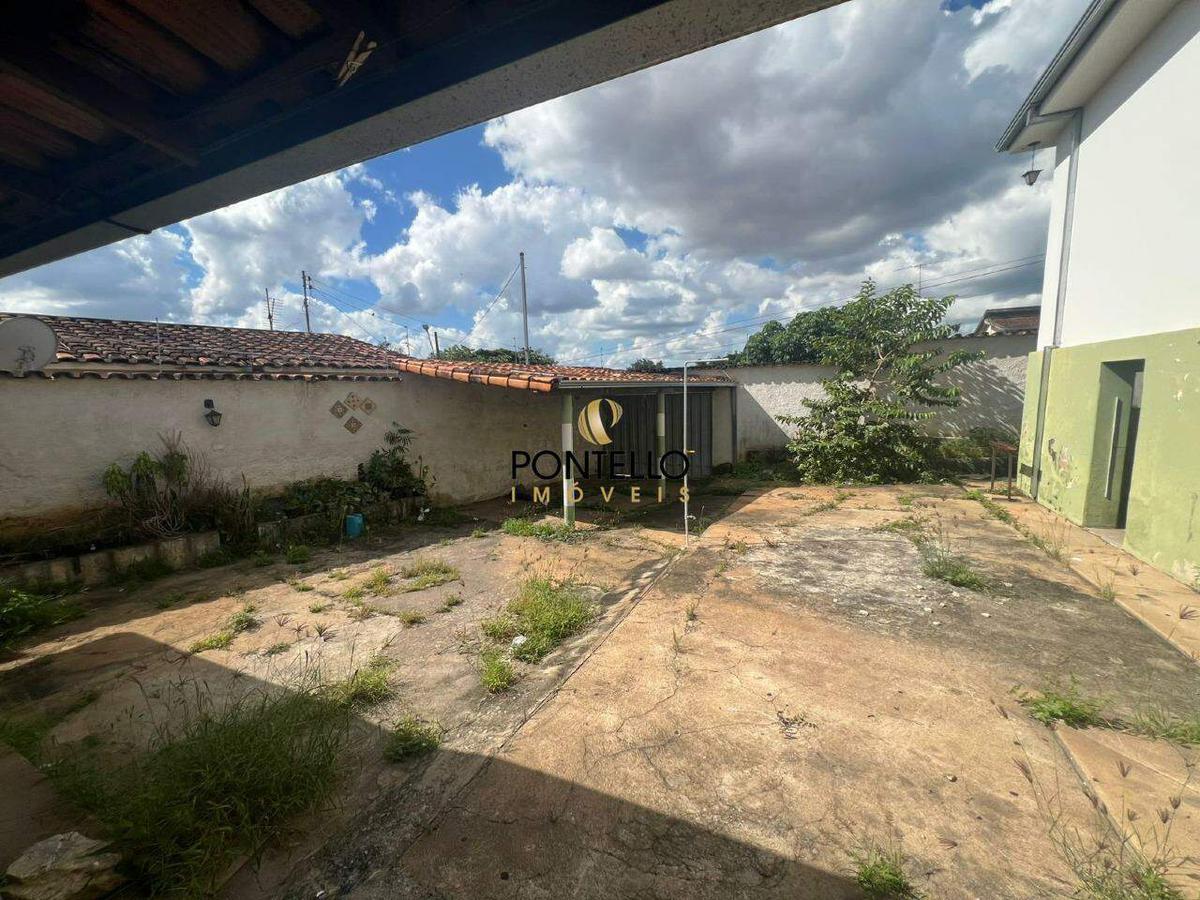 Casa, São Dimas, 3 Quartos, 4 Vagas, 1 Suíte