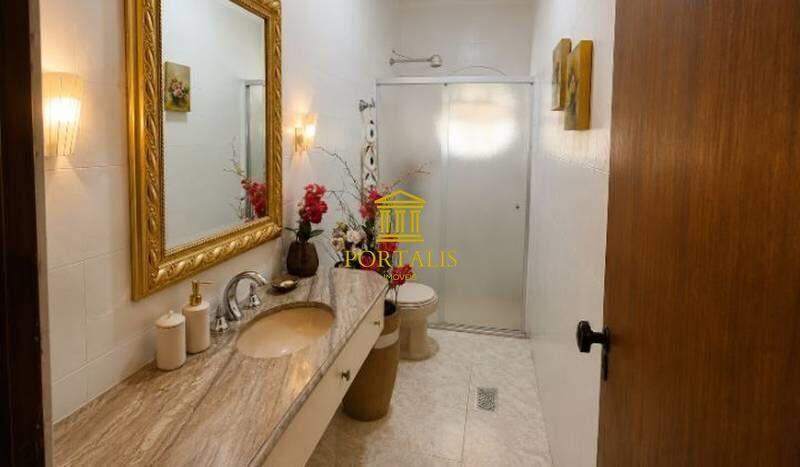 Casa, Luxemburgo, 5 Quartos, 4 Vagas, 2 Suítes