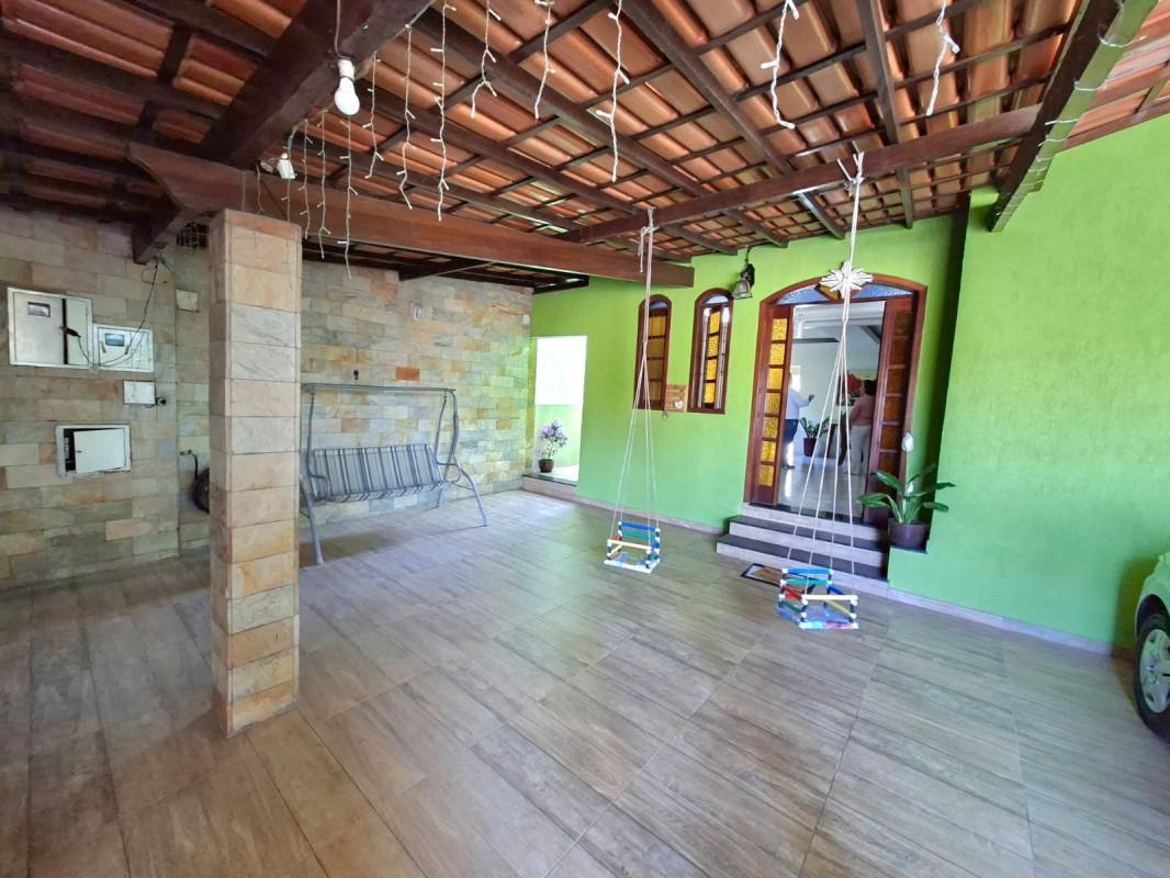 Casa, Letícia, 3 Quartos, 8 Vagas, 1 Suíte