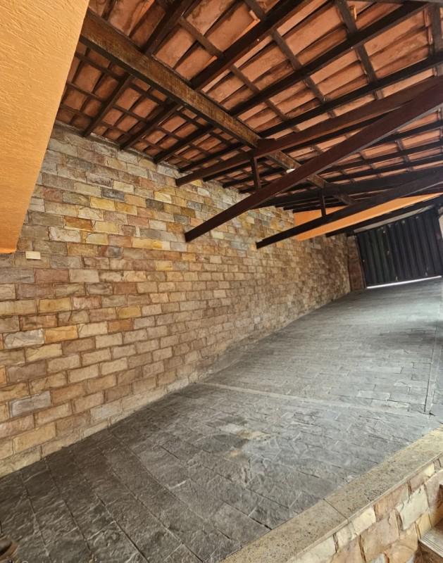 Casa, Novo das Indústrias (barreiro), 3 Quartos, 6 Vagas, 1 Suíte