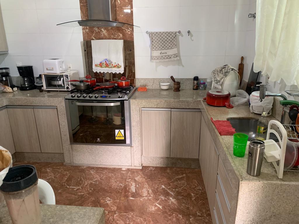 Casa, Vila Pérola, 4 Quartos, 5 Vagas, 1 Suíte