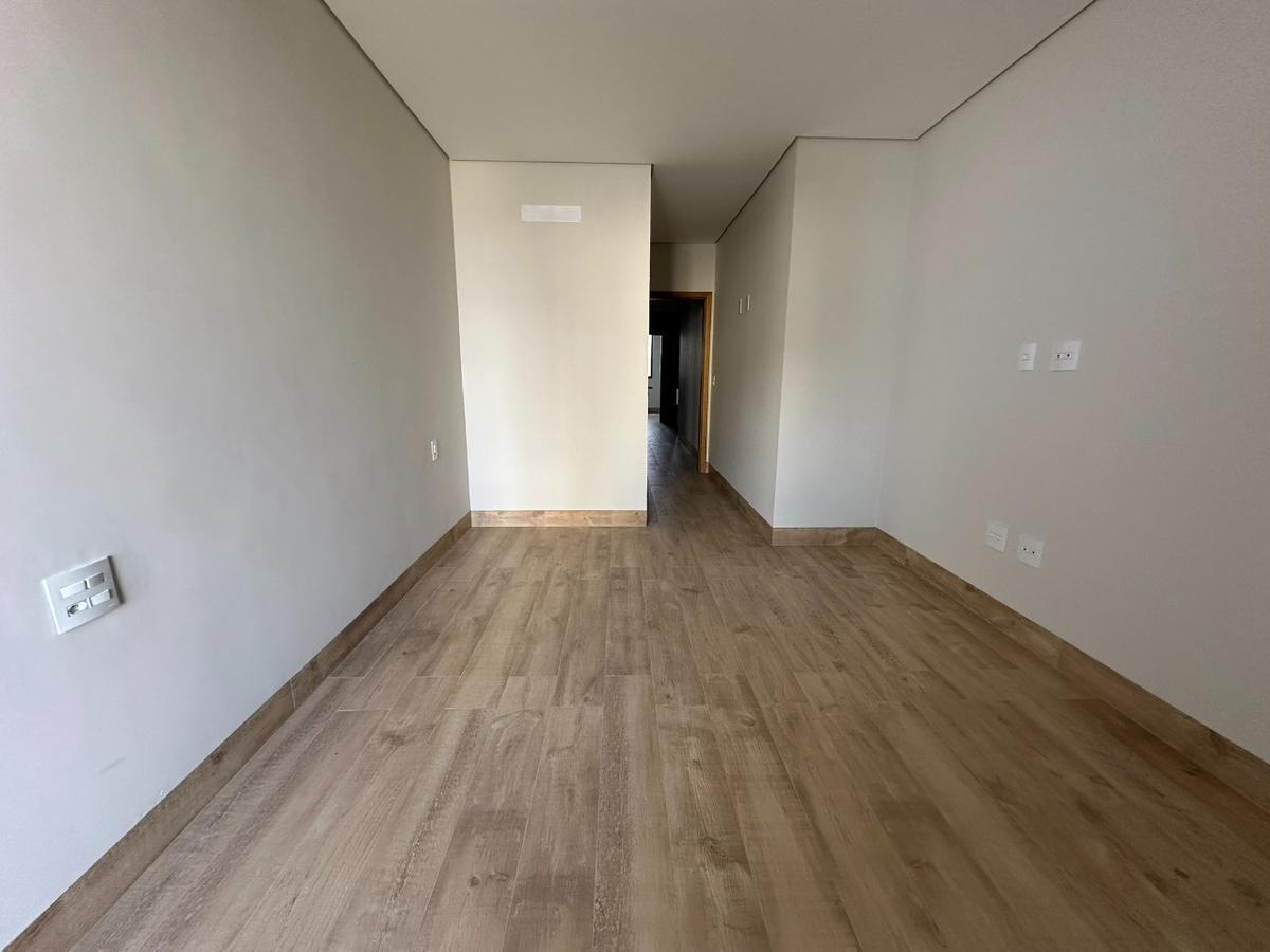 Casa, Jaraguá, 4 Quartos, 4 Vagas, 1 Suíte
