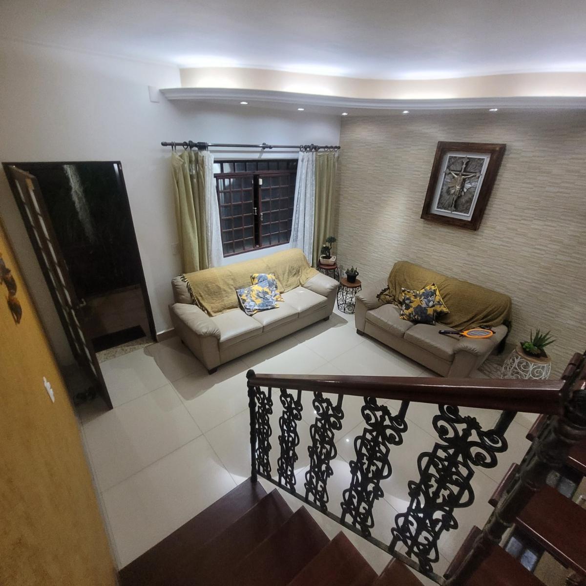 Casa, Castelo, 4 Quartos, 6 Vagas, 2 Suítes