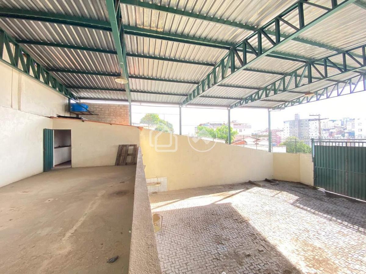 Galpão, Padre Eustáquio