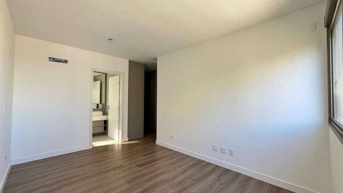 Apartamento, Cruzeiro, 4 Quartos, 3 Vagas, 2 Suítes