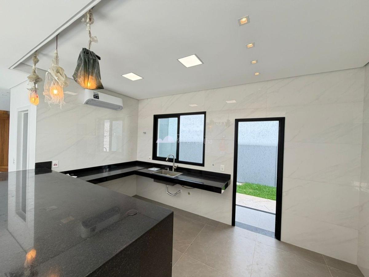 Casa, Trevo, 4 Quartos, 3 Vagas, 3 Suítes